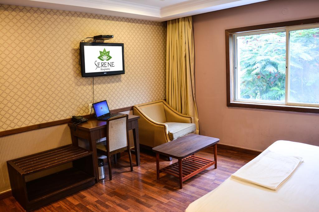 Serene Boutique Hotel Bangalore Bagian luar foto