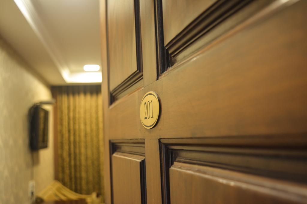 Serene Boutique Hotel Bangalore Bagian luar foto