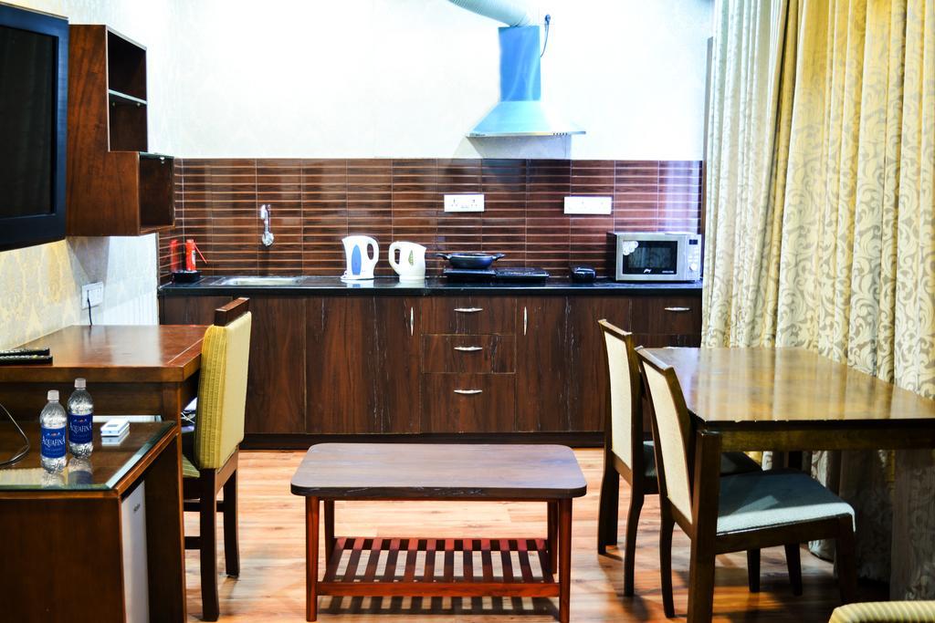 Serene Boutique Hotel Bangalore Bagian luar foto