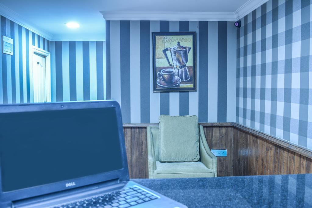 Serene Boutique Hotel Bangalore Bagian luar foto