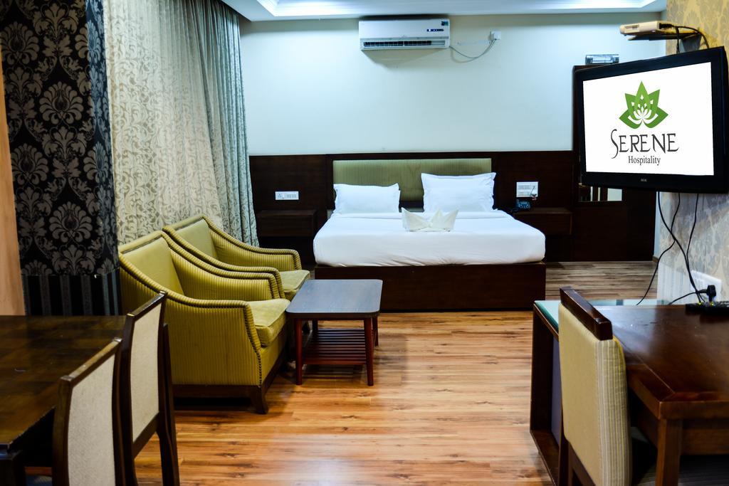Serene Boutique Hotel Bangalore Bagian luar foto