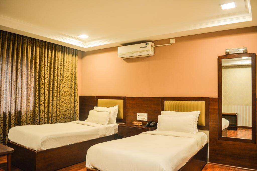 Serene Boutique Hotel Bangalore Bagian luar foto