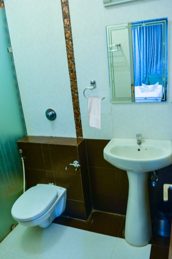Serene Boutique Hotel Bangalore Bagian luar foto