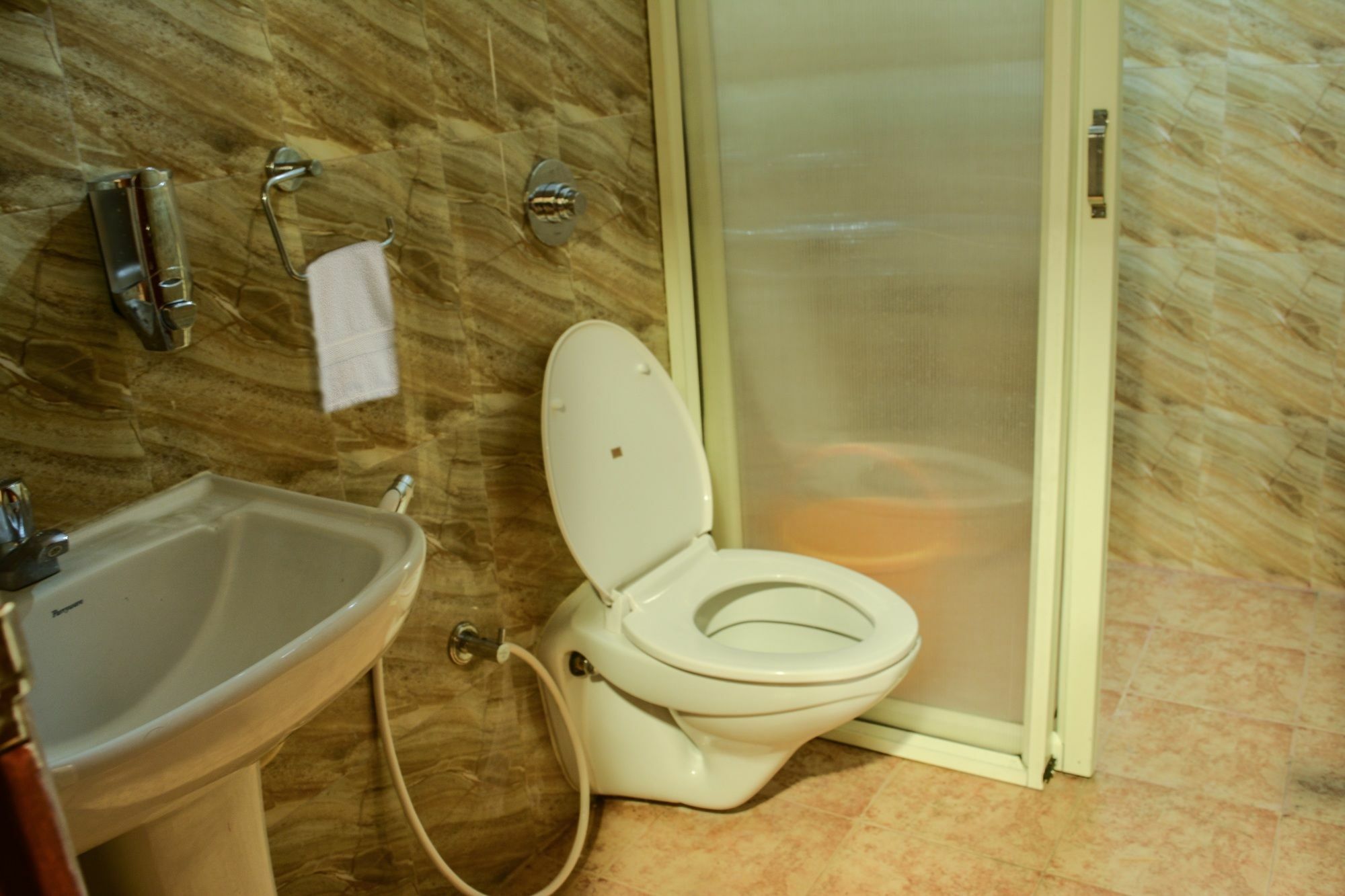 Serene Boutique Hotel Bangalore Bagian luar foto